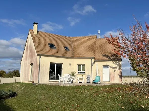 Maison F6 de 120m2 habitables avec sous-sol total sur terrain de 1696m2