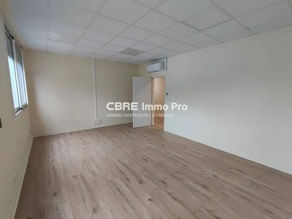 Bureaux 245 m²