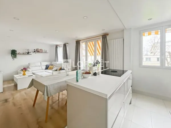EXCLUSIVITÉ 4 pièces lumineux avec balcon et cave / Stade