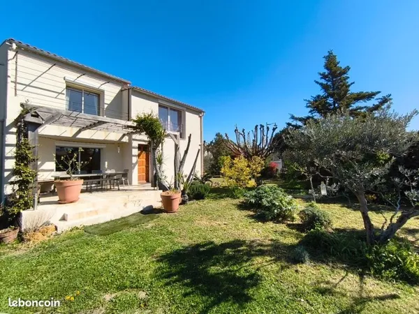 Maison - 7 pièces - 156m²
