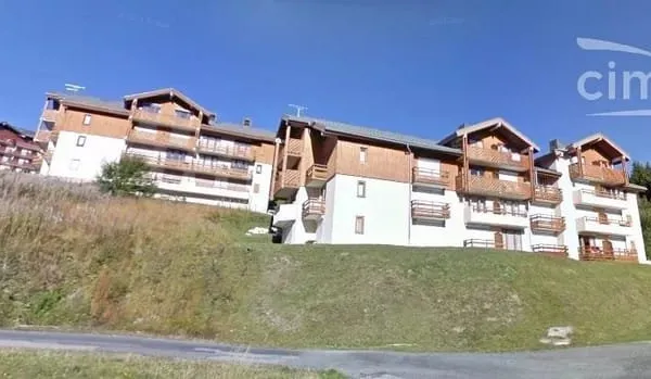 Joli appartement à Manigod, proche La Clusaz, vue imprenable sur montagnes