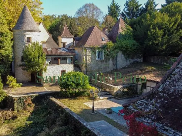À 14 km au sud-ouest de Sarlat - Vallée de la Dordogne
