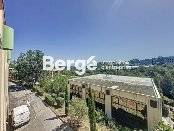 Bureau 297 m²