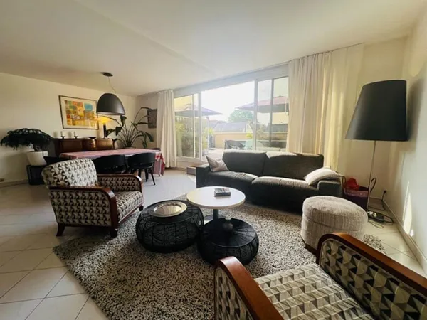 Appartement TRIPLEX avec terrasse coeur de quartier Bourgeonnière-Hippodrome