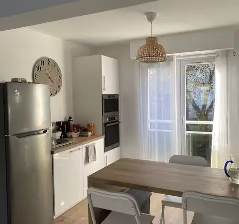 Chambre meublée dans une colocation étudiante idéalement placée, 5mn tram B au coeur du domaine univ