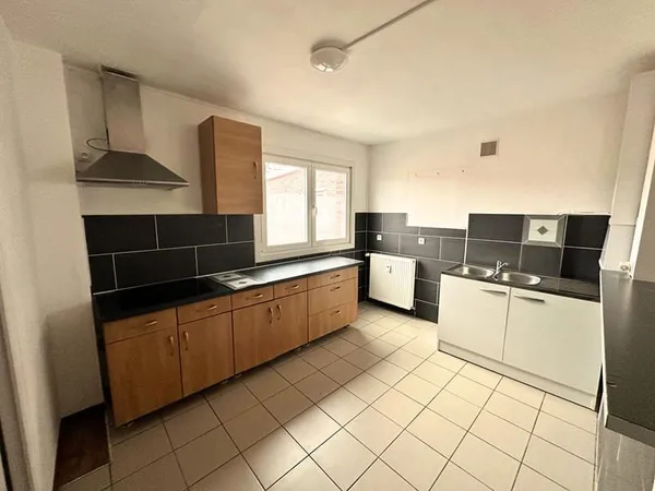 Magnifique appartement 3 chambres avec cave, balcon et vue dégagée - Centre de Maubeuge