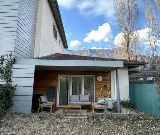 Appartement type maison à vendre