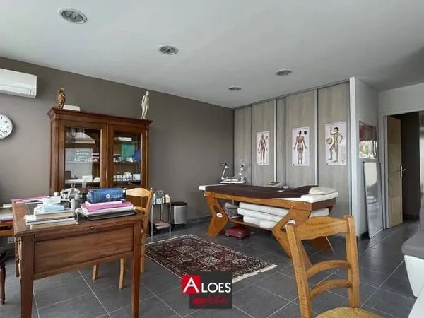 Local commercial 1 pièce 43 m²