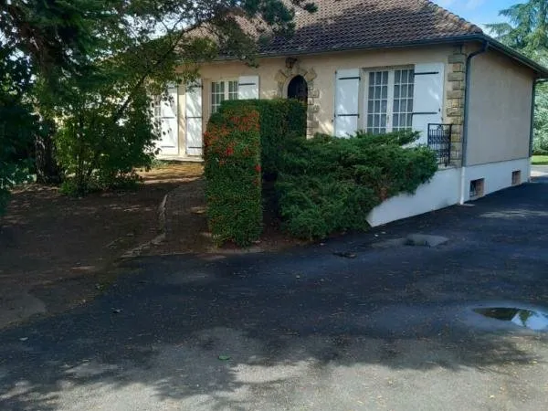 Maison Châteauroux 5 pièce(s) 94 m2 terrain 4462 m2