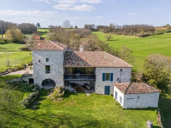 Propriété de campagne avec son propre hameau