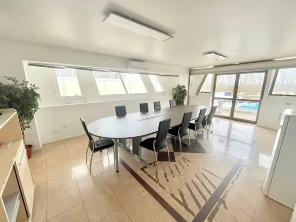 Bureaux 240 m²