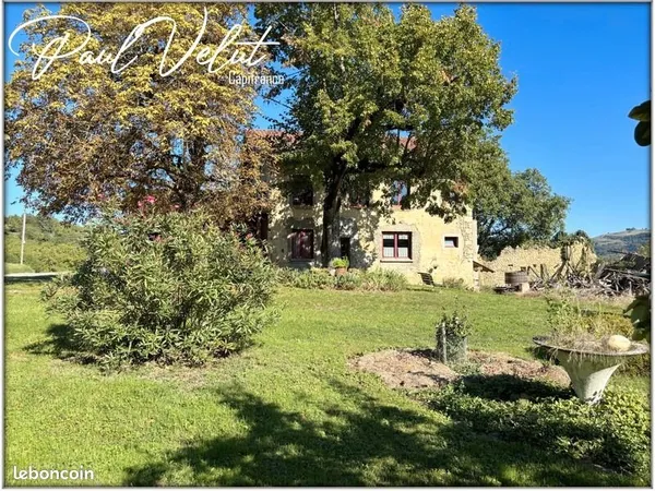Maison 7 pièces 200 m²