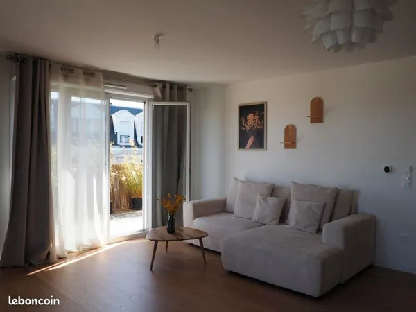 Appartement T3 avec terrasse et parking à louer