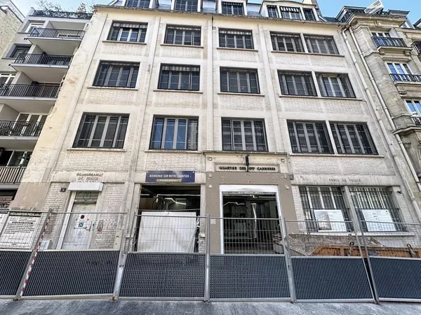 Paris 18, Local Cinaspic de 252 m²