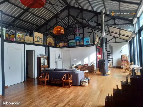Loft 6 pièces 270 m²