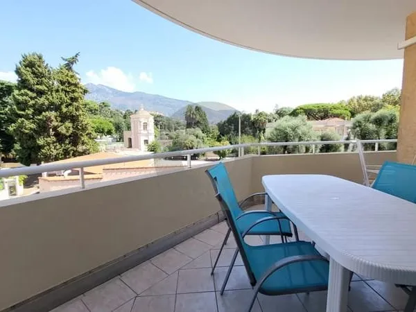 Menton - Appartement 3 Pièces - terrasse et garage