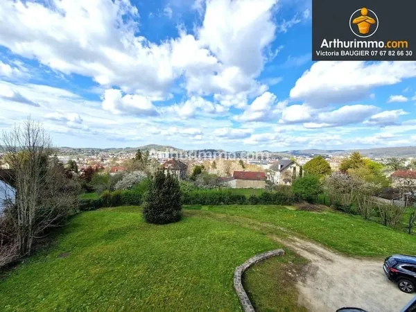 Lons-Le-Saunier (39 Jura), à vendre maison de 170 m², 4 chambres, sur les hauteurs de Lons avec parc