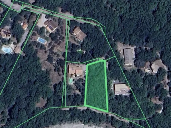 Terrain 1753 m²