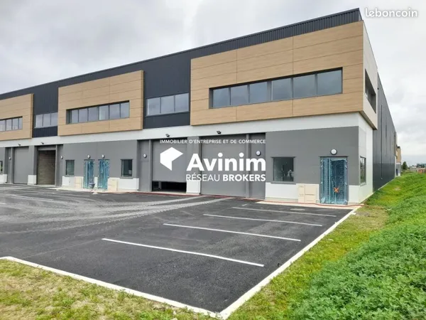 Local 399 m² Gellainville