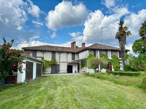 Grande maison de caractère à rénover 246 m² + dépendance