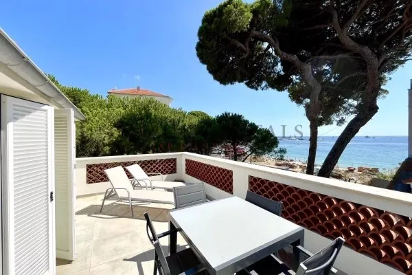Charme et panorama - Appartement-villa vue mer - Cap d'Antibes Ouest