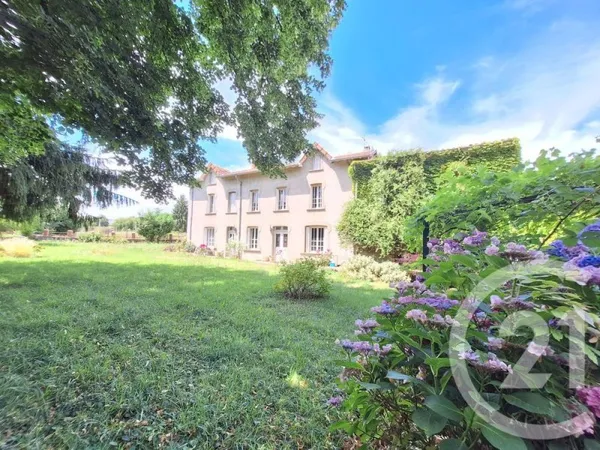 Maison 9 pièces 223 m²
