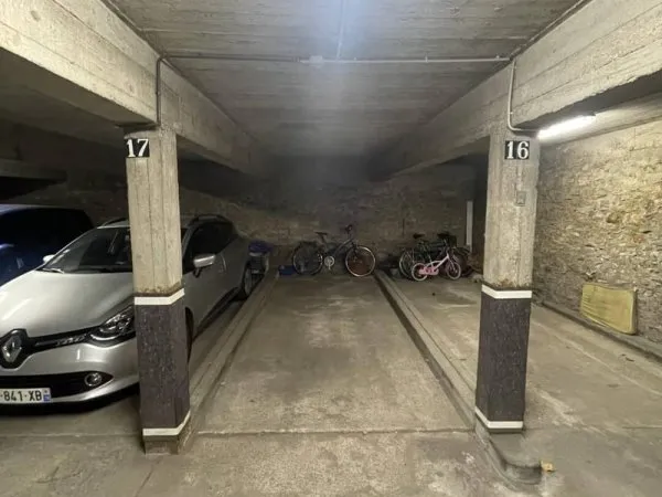 Parking 13 m²