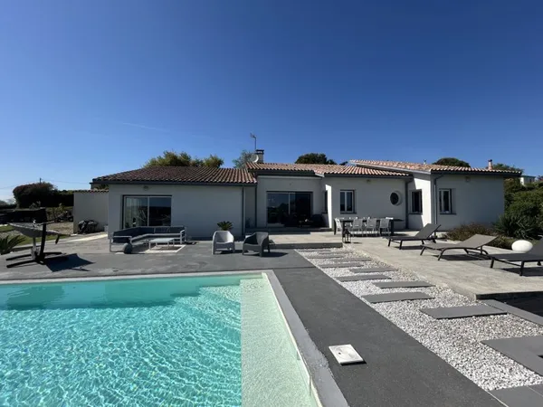 MAISON d'ARCHITECTE à 1 H de Bordeaux