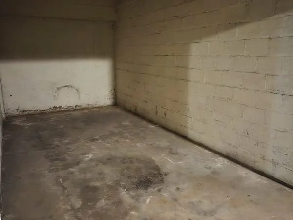 Particulier loue garage / box de 14 m2 pour grande voiture au centre-ville de Saint-Quentin