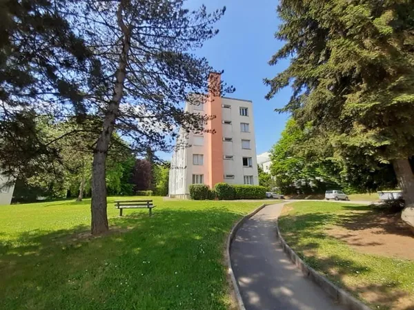 SPACIEUX T6 PROCHE CENTRE LUXEUIL