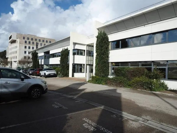 Bureaux 2493 m²