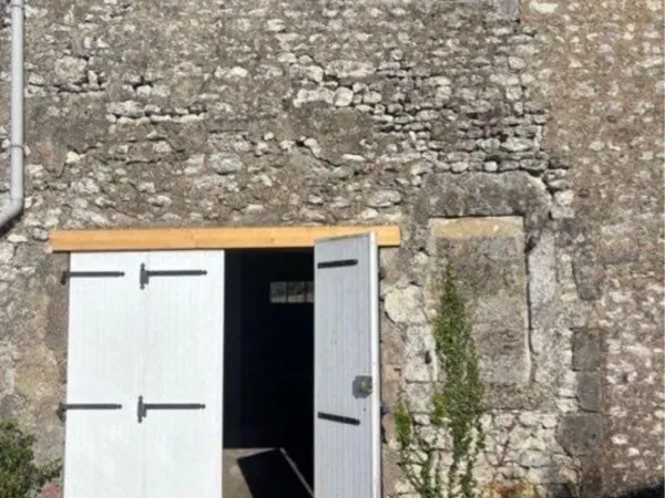 Cheneaumoine/ Semussac grand garage/depot 52 m2