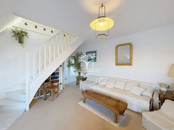 APPARTEMENT PROCHE PLACE MORNY