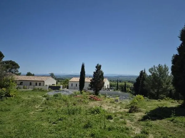 Terrain constructible 919 m²