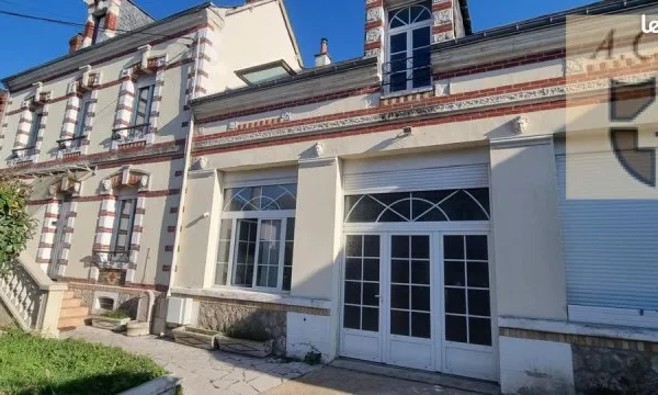 Maison 8 pièces 260 m²