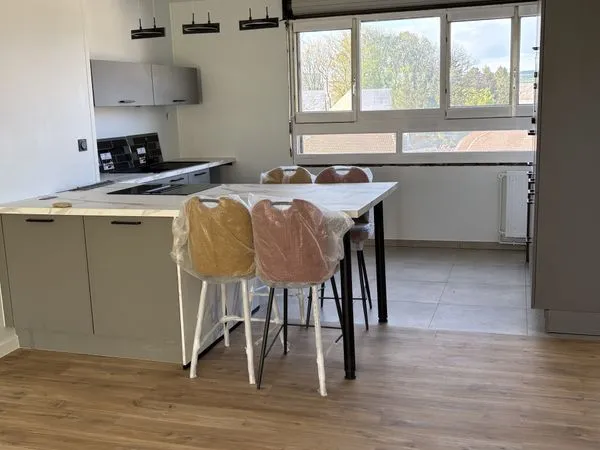 Appartement 81m2 3 chambres avec Balcon et 1 place parking