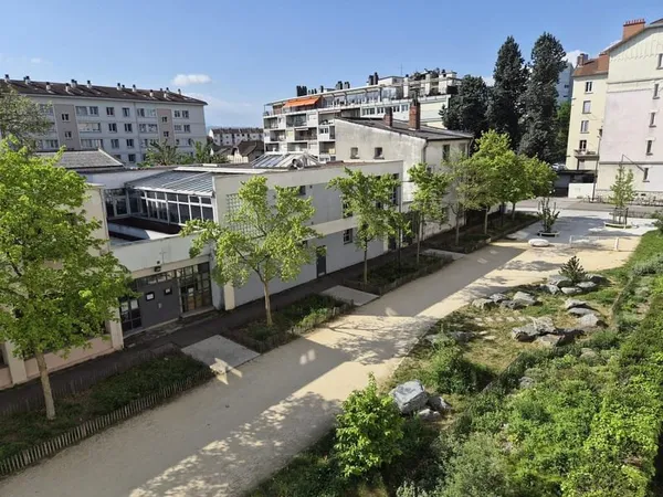 PARC PAUL MISTRAL - T3 de 56 m2 avec balcon de 5 m2, cave et