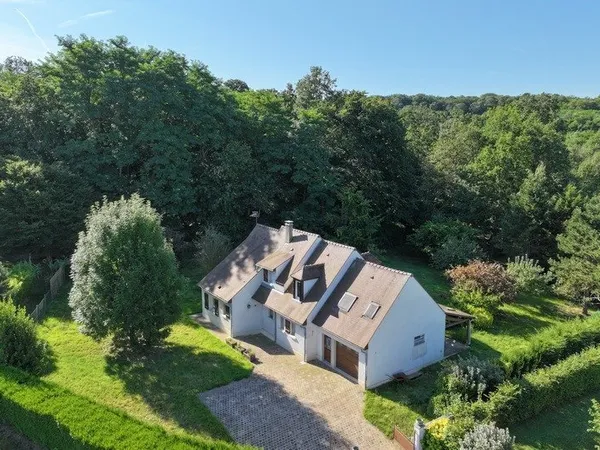 Dpt Yvelines (78), à vendre proche Montfort l'Amaury, maison 6 pièces de 185 m² - Terrain de 2507,00