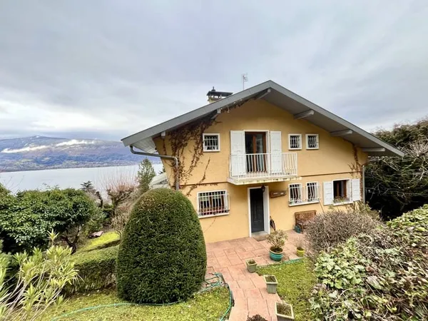 MAISON VEYRIER DU LAC