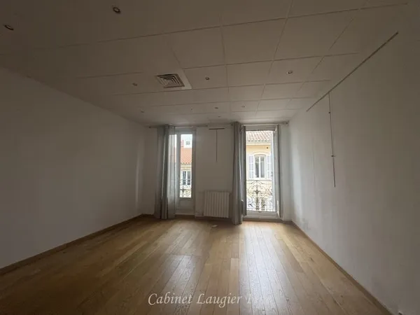 Bureaux au 32 rue Grignan 1301 Marseille