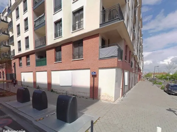 Boutique 302 m² PONTOISE