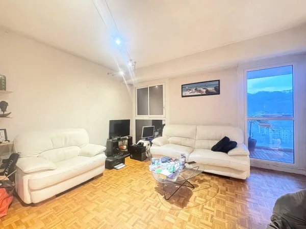 RARE en exclusivité, appartement de type 3, tour Mont Blanc