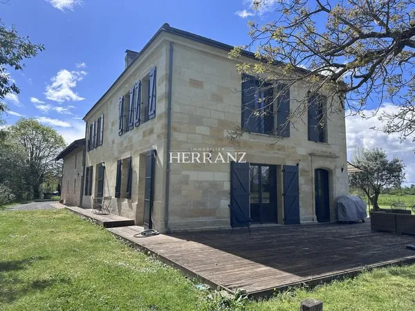 SUPERBE PROPRIETE EN PIERRE AVEC PARC 4 CHAMBRES ET VUE