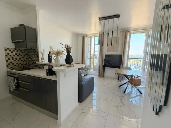 Studio 1 pièce 33 m²