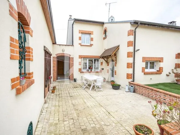 Maison 7 pieces a vendre avec potentiel 3 lots Orleans Barrière