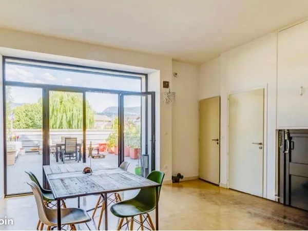 Grande habitation 173 m² + terrasse 60 m² + sous-sol complet - 13 min Aix-les-Bains / 20 min Annecy