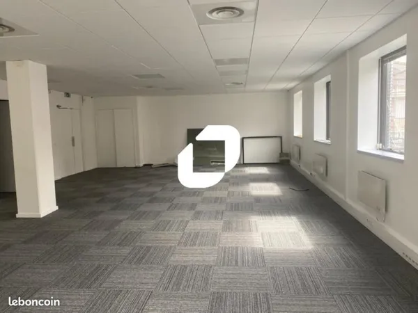 Bureau 181 m²