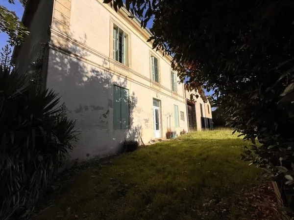 Maison 11 pièces 240 m²