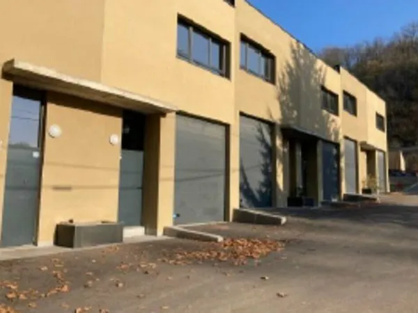 Local d'activité 1640 m²