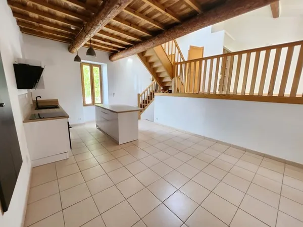 Appartement style loft de 60m2 avec place de parking